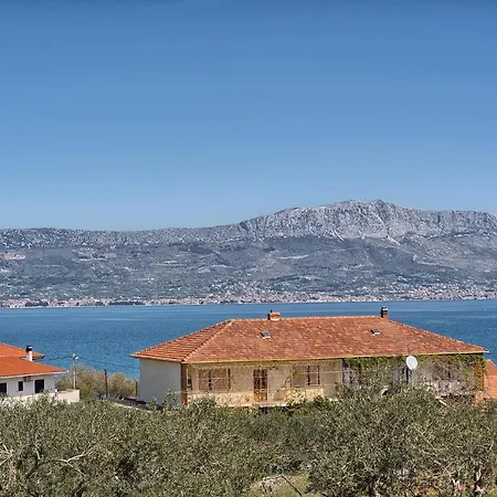 Apartment Jelena's Place - Elegant Flats Close To Sea